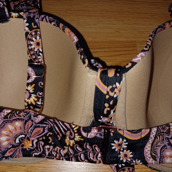 Bikini top with mixed print - Picture 7 of 7